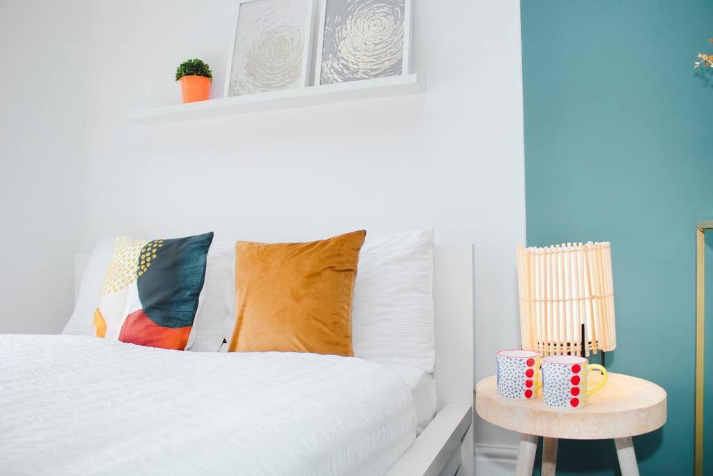 Effortless Living: Fully Equipped Studio Apartment *