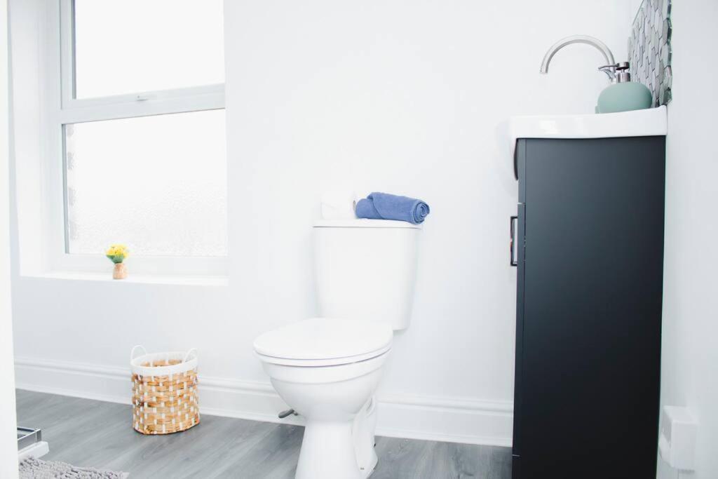 Effortless Living: Fully Equipped Studio * Liverpool