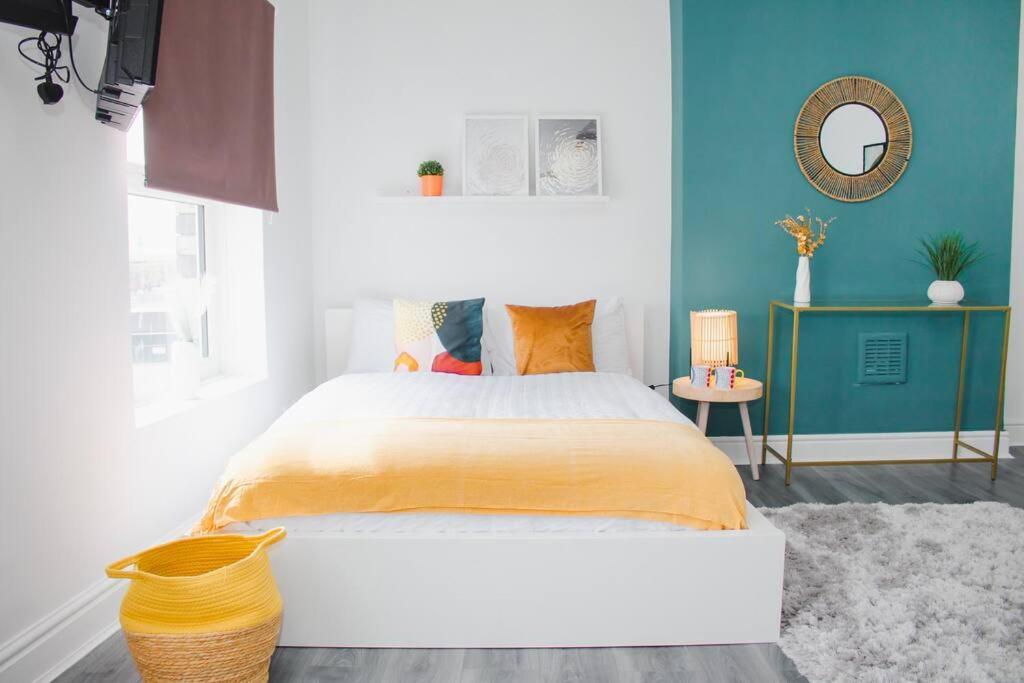 Effortless Living: Fully Equipped Studio