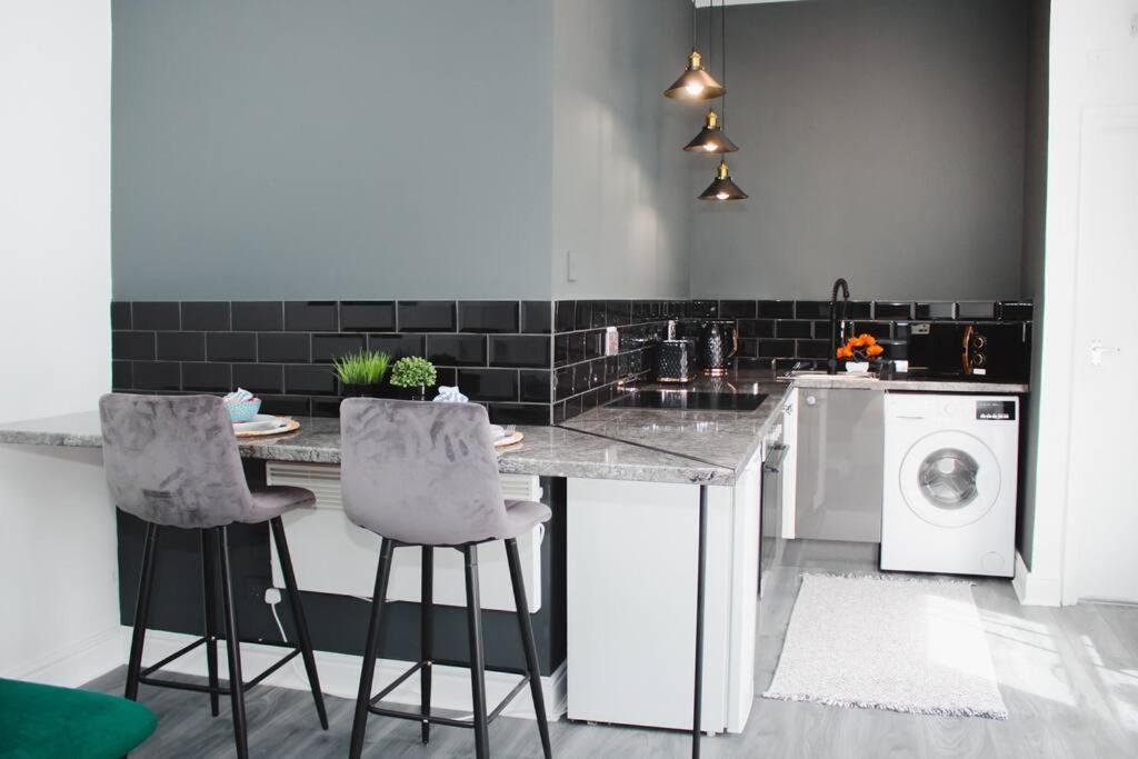 Effortless Living: Fully Equipped Studio Apartment *