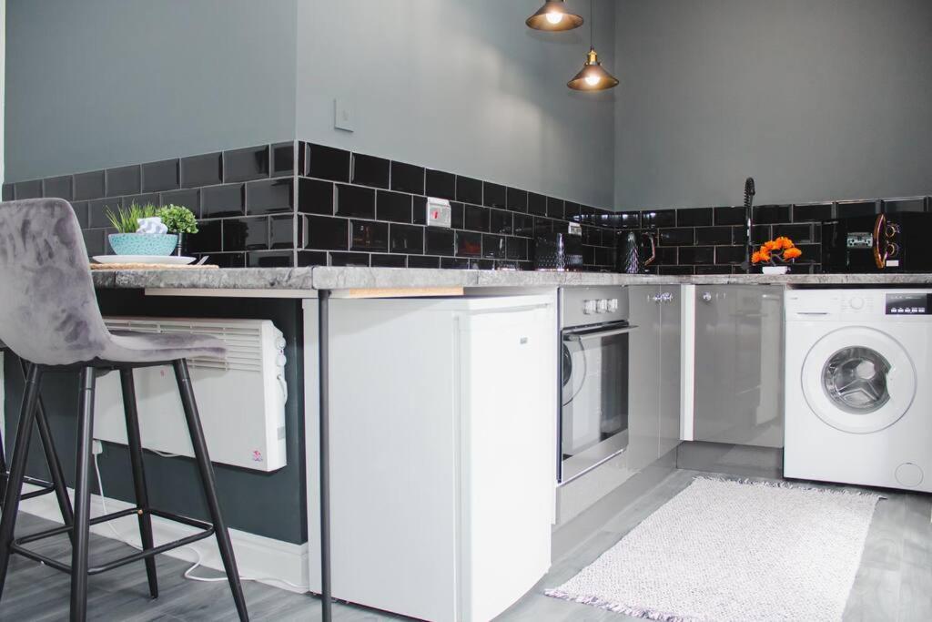 Effortless Living: Fully Equipped Studio Apartment *