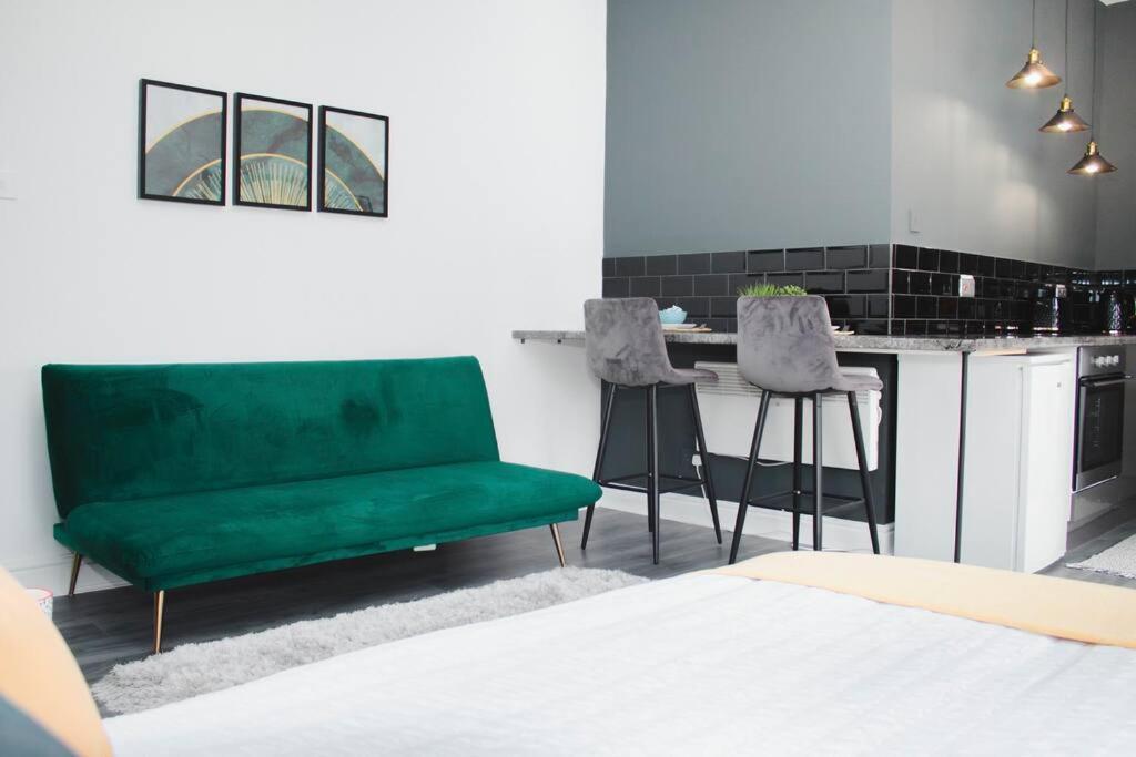 Effortless Living: Fully Equipped Studio Liverpool